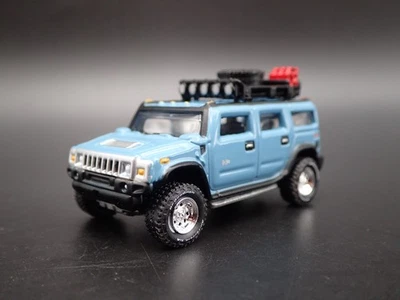 2003-2009 HUMMER H2 SUV W/ Hitch Blu Raro 1:64 Diorama Scala Modellino Auto - Immagine 1 di 4