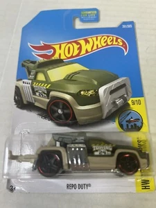 Hot Wheels HW City Works 9/10 Green Repo Duty TOW Truck Car Diecast 261/365 - Picture 1 of 8