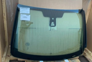 New OEM Ford Lincoln MKC 2015 Front Windshield Glass DW02100GTY EJ7Z7803100B - Picture 1 of 4