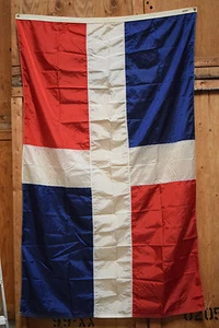 Valley Forge Perma-Nyl 5' x 8' 100% Nylon Flag - DOMINICAN REPUBLIC - Picture 1 of 3