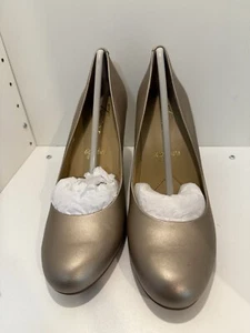 Trotters Signature Gigi Gold Leather Pumps Ladies Size 8N - Picture 1 of 8