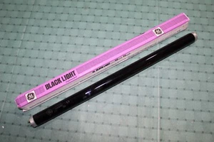 GE Tubo lampadina fluorescente nero 18 pollici, 15 Watt, F15T8/BLB - Foto 1 di 5