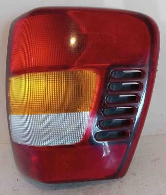 Grand Cherokee 2002 (desde 11/12/01) luz trasera derecha usada OEM Foto 1 de 4