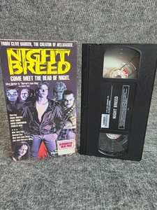 Nightbreed VHS 1991 Horror Original Release Video Treasures - Foto 1 di 8