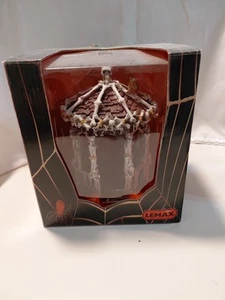 Lemax Spooky Town Skelett Pavillon #53240 Tisch Akzent mit Box wird nicht mehr hergestellt - Bild 1 von 12