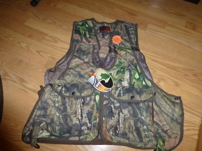 Men's Game Winner Piedmont Delux Camo Vest Size S/M - New - Image 1 of 2