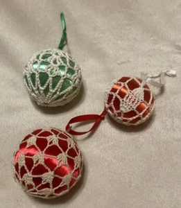 3 Vintage Satin Christmas Balls w/ Hand Crocheted Coverings Ornaments - Picture 1 of 5