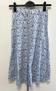 NEW! M&S Marks & Spencer UK6 white and blue floral button front cotton skirt - Picture 1 of 9