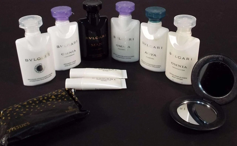 Hombre BVLGARI Aqva Omnia Hombre en Negro y Bálsamo Labial EMIRATOS Tejidos Lote Compacto Foto 1 de 4