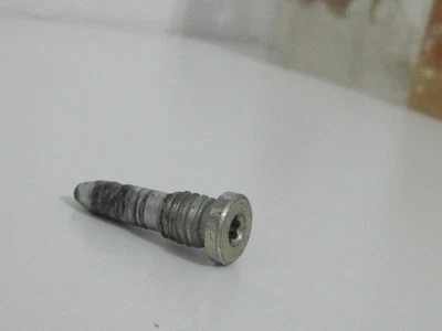 Sillón reclinable Ekornes Stressless Tornillos asiento a respaldo 33,5 mm L E11S Foto 1 de 4