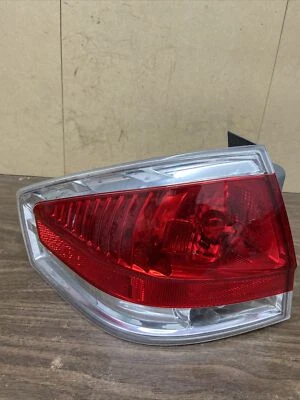 Luz trasera izquierda conductor sedán Ford Focus 2008,2009,2010,2011 OEM Foto 1 de 4