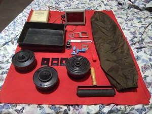 Photo accessories - red lantern/sleeve/trays/tanks/lens/Spectrozone/clothespins - Picture 1 of 6