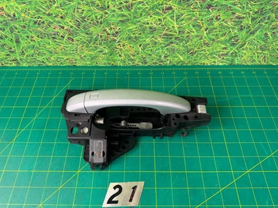 Manija de puerta exterior del lado del pasajero delantero derecho Audi Q5 2009-2017 OEM Foto 1 de 4