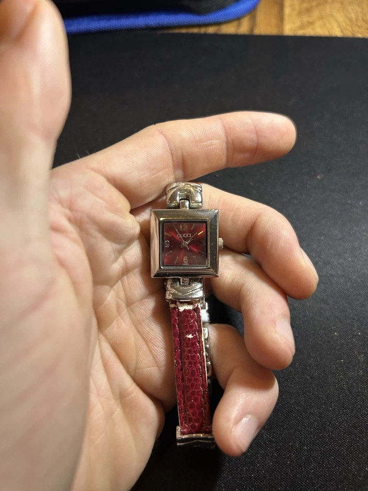 vintage gucci watch women - Image 1 of 4