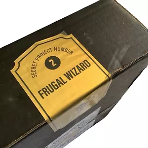 FRUGAL WIZARD HANDBOOK Box Year of Sanderson Kickstarter Sealed Secret Project - Imagen 1 de 3
