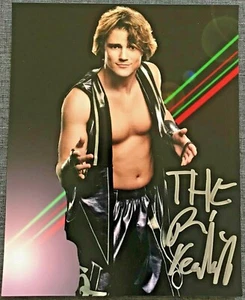 BRIAN KENDRICK SIGNIERT (WWE) AUTHENTISCHES 8x10 FOTO ~ COA - Bild 1 von 2