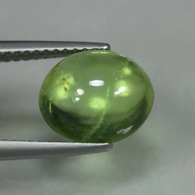 4.06 Cts_Great Loose Gemstone_100 % Natural Unheated Green Peridot_Pakistan - Image 1 of 3