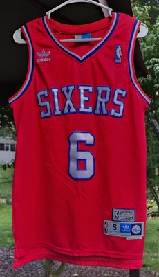 Julius Erving Jersey Red Hardwood Classics Philadelphia 76ers NBA Basketball, S - Image 1 of 4