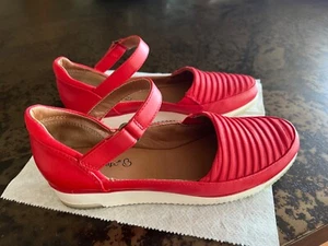 BARETRAPS Harmony Mary Jane Ballerinas bequem Gehen verstellbarer Riemen rot 7 gebraucht, in einwandfreiem Zustand - Bild 1 von 6