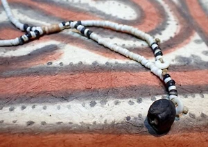 PNG Clum Shell Necklace Early 20th Century Woven Fibre - Picture 1 of 4
