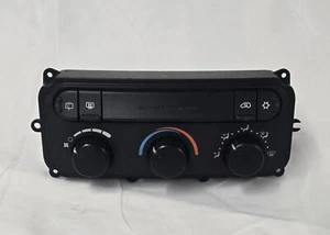2004-2007 Chrysler Town & Country Front Dash Temperture Climate Control Assy. - Picture 1 of 8