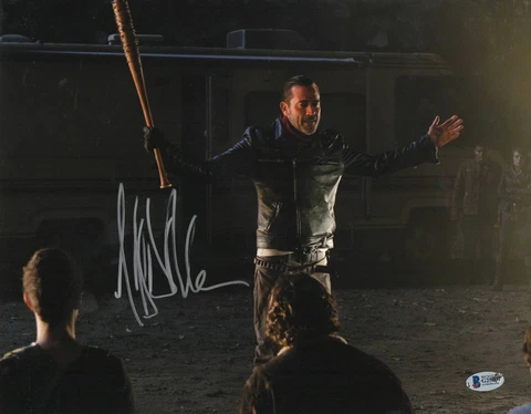 JEFFREY DEAN MORGAN WALKING DEAD SIGNED 11X14 PHOTO AUTOGRAPHED BECKETT BAS COA Cover