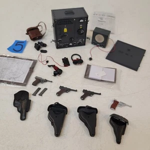 DID D80133 1/6 WWII German Communication Radio Operator Gerd Radio Transmitter - Picture 1 of 24