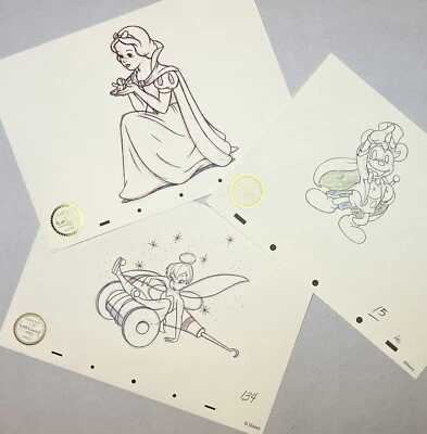 3 desenhos animados da Disney Collectors Society Branca de Neve Mickey Sininho - Imagem 1 de 4