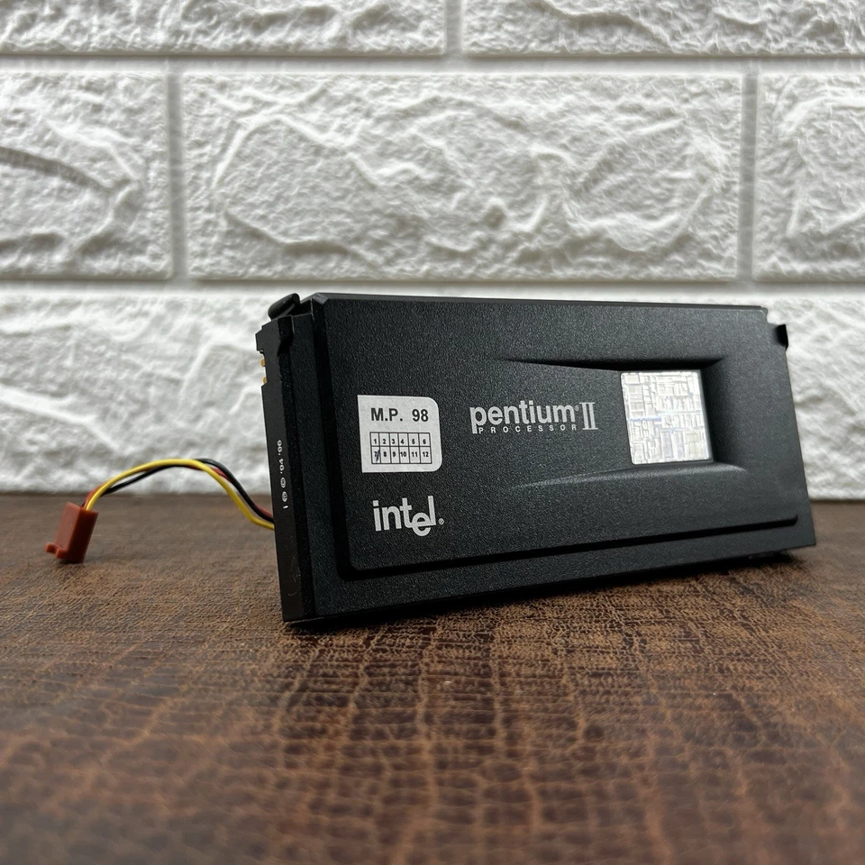 SL264 Intel Pentium II 233MHz 66MHz FSB 512KB L2 Cache Socket Slot 1 Processor - Image 1 of 4