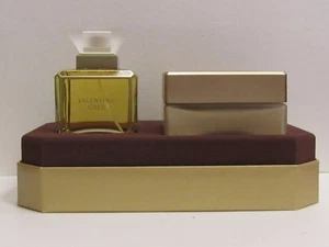 Valentino Gold Women 2 Pieces Set 3.3 oz EDP Spray + 5.5 Luxurious Body Cream - Picture 1 of 2
