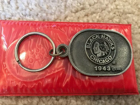 CHICAGO BLACK HAWKS NHL HOCKEY - MOLSON EXPORT BEER KEYCHAIN NOS W/PACKAGE Cover