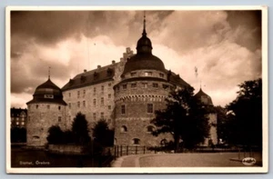 RPPC El Castillo de Orebro Suecia - Imagen 1 de 2
