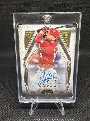 Autógrafos Topps Tier One 2022 - Tier One Joey Votto #T1A-JV/99 (AU) Foto 1 de 2