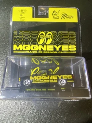 M2 Machines 1: 64 1988 GMC Sierra 1500 定制月亮眼 — 第 1/2 张图片