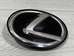 2013-2015 Lexus ES350 front grill emblem 90975-02117 - Picture 1 of 10