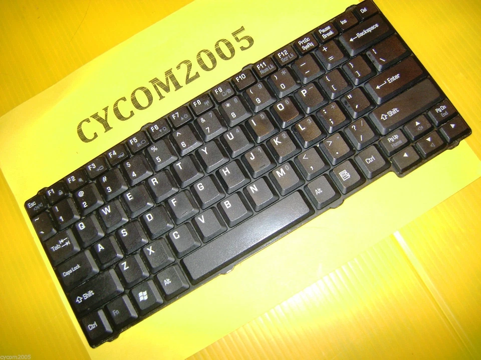 GENUINE TOSHIBA SATELITTE P25-S607 LAPTOP KEYBOARD K000006100  Read It - Image 1 of 4