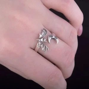 Cool Animal Ring Women Men •Modern Design Silver Bat Moon Carved - Picture 1 of 5