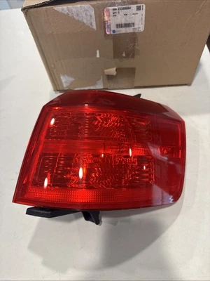 New GM 23389934 2010-2017 GMC Terrain RH Rear Tail Light Lamp Body Mounted - Image 1 of 4
