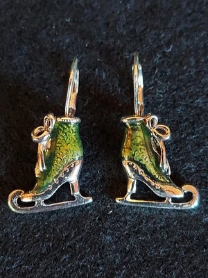 Pendientes Danecraft Patín sobre Hielo Esmalte Verde Tono Plata Palanca Trasera Lindo Regalo Deportivo Foto 1 de 4