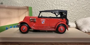 Eligor 1/43 Scale 1040 - 1927 Renault NN Pompiers De La Rochelle - Red/Black - Picture 1 of 12