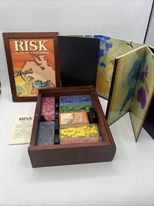 RIESGO Juego de Mesa Colección Libro Estante Edición Caja Madera De Colección ¡LEER! - Imagen 1 de 12