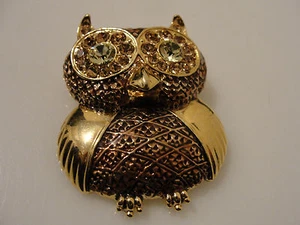 Liz Claiborne LC owl pin brooch topaz-color & light green rhinestones - Picture 1 of 5