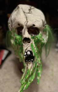 Oozing Skull Mask Halloween Green and White Adult One Size Fits Most NWT - Picture 1 of 7