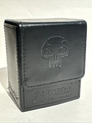 Magic: The Gathering Alcove Flip Box - Swamp - UltraPro Commander Deck Box - Image 1 of 4