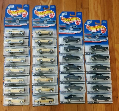 Лот товаров Hot Wheels (29) 1999 первое издание 1970 Chevelle SS синее и золотое металлическое основание - Изображение 1 из 4