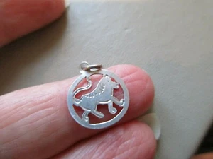 VINTAGE STERLING SILVER TAURUS BULL DISC STAR SIGN FOB CHARM PENDANT BRACELET UK - Picture 1 of 2