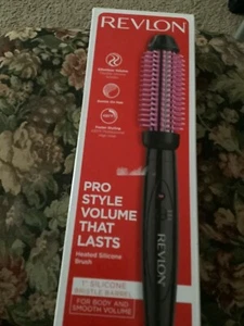 REVLON Silicone Bristle Heated (no burn) Hair Styling Brush, New - Picture 1 of 3