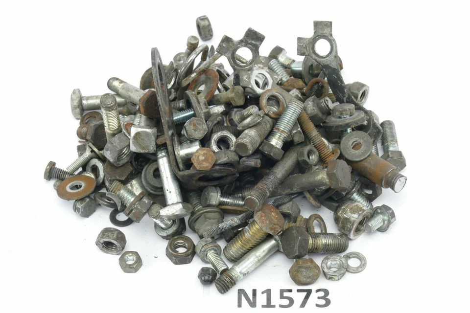 Kawasaki KZ 200 A año de construcción 1979 - Tornillos quedan piezas pequeñas N1573 Foto 1 de 1