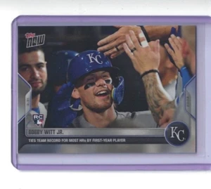 Topps Now #816 Bobby Witt Jr, empata récord de equipo para la mayoría de los recursos humanos..., tirada impresa 1851 - Imagen 1 de 2