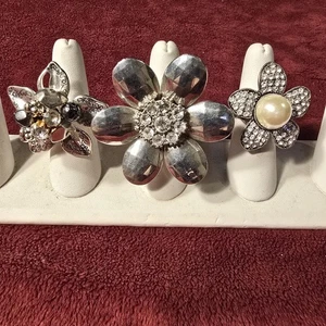 Lot of 3 Oversized Floral Statement Rings Women’s Stretch Cocktail Rings... - Picture 1 of 5